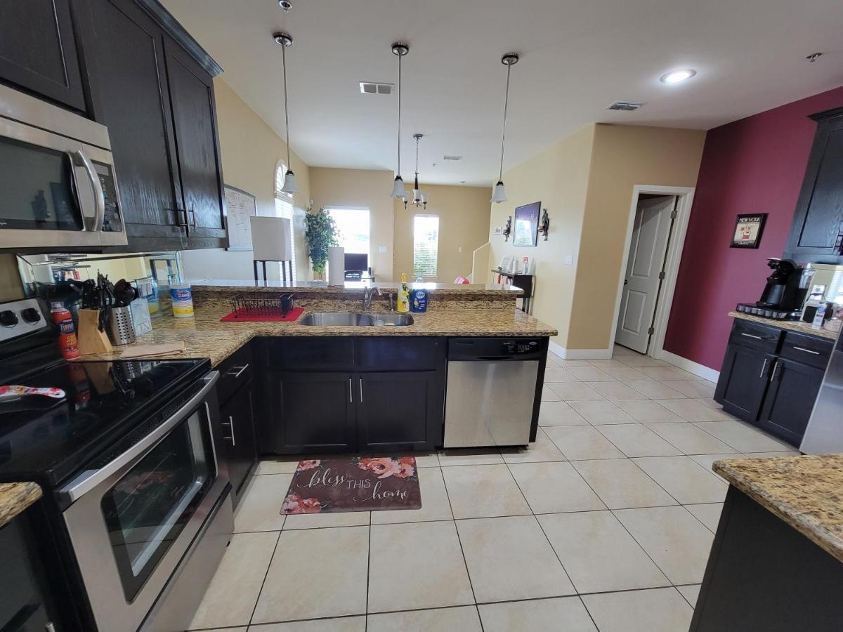 Modern, Private, Smart 4 Bedroom Condo In Desirable Location In Mcallen With Pool! Exterior photo