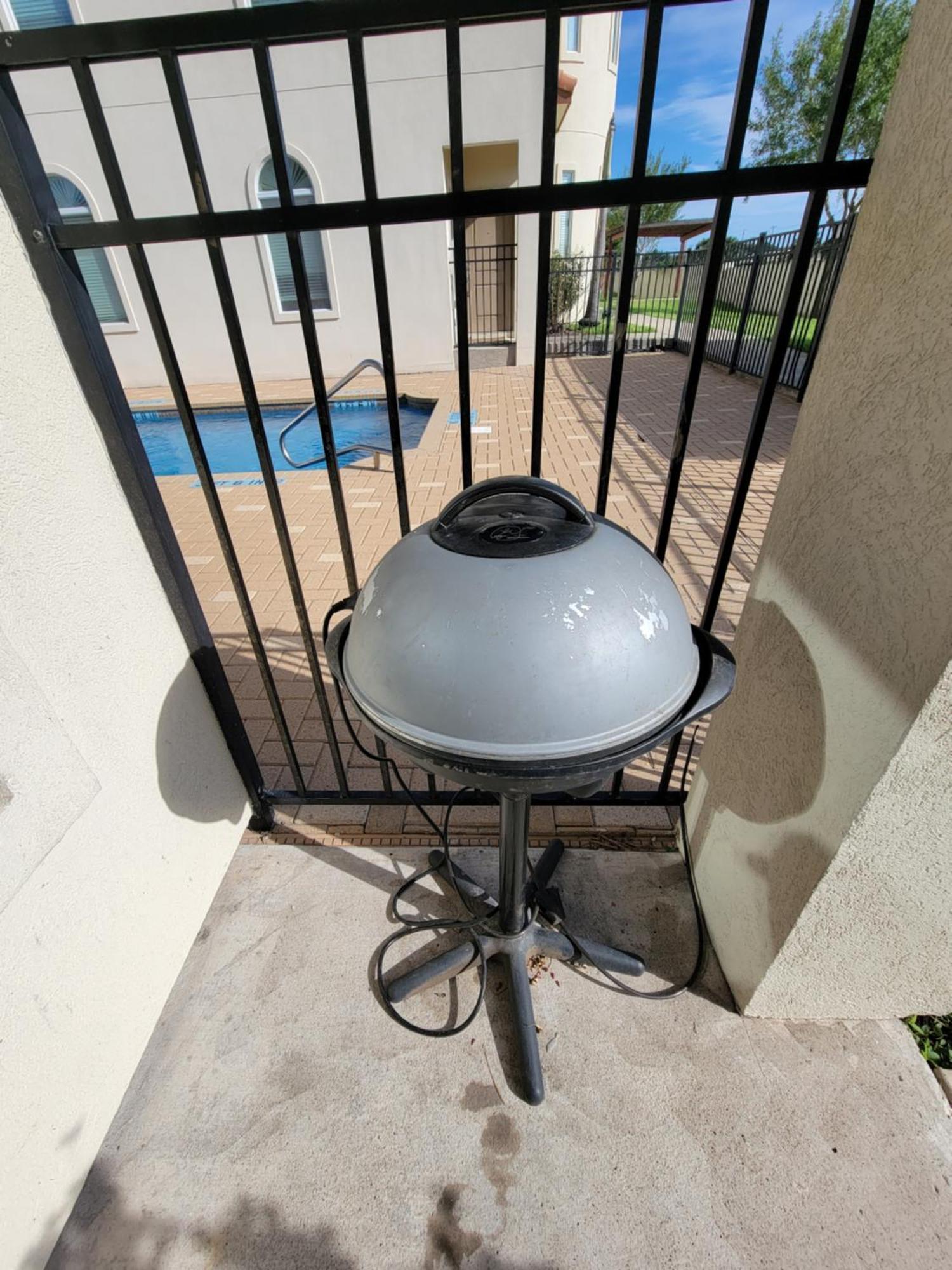 Modern, Private, Smart 4 Bedroom Condo In Desirable Location In Mcallen With Pool! Exterior photo